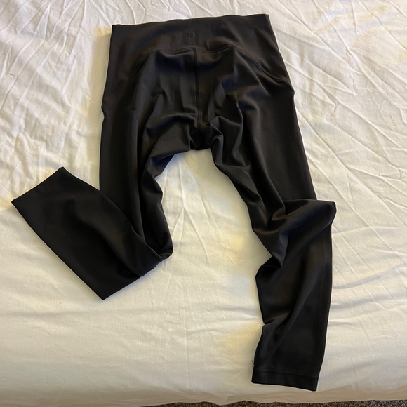 Lululemon high rise in still tight, 25” - Picture 2 of 3